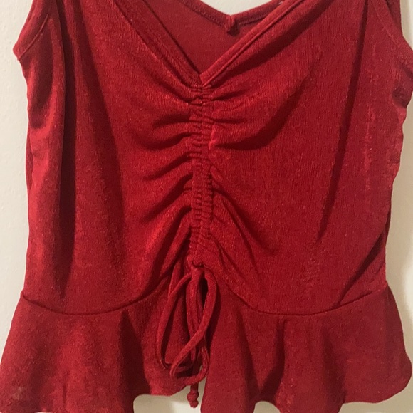 Lulu’s red scrunch top - Picture 2 of 3